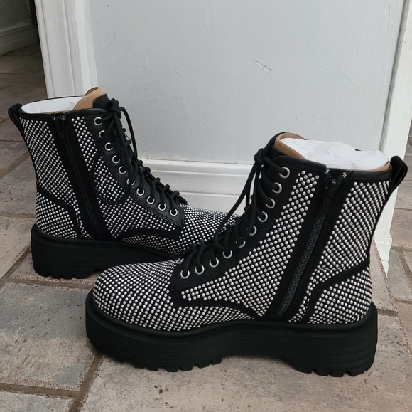 🤑SOLD🤑Gianni Bini non-Stop Studded Chunky Lug Sole Platform Booties - Picture 6 of 15